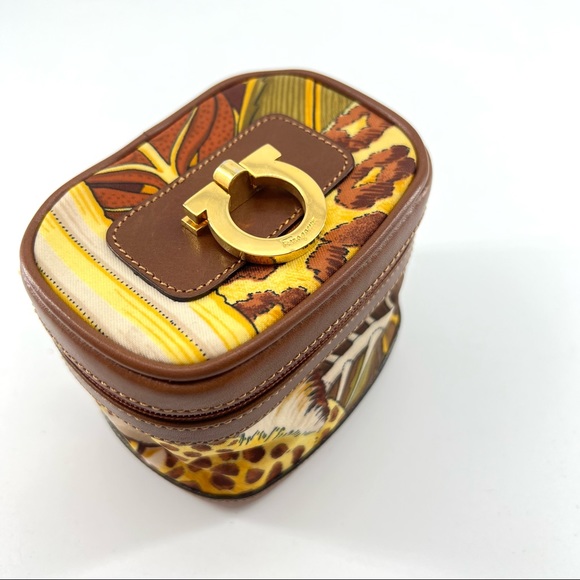 ✈️Sold!Salvatore Ferragamo mini bag - Picture 6 of 12